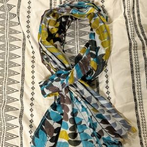 Women's scarf